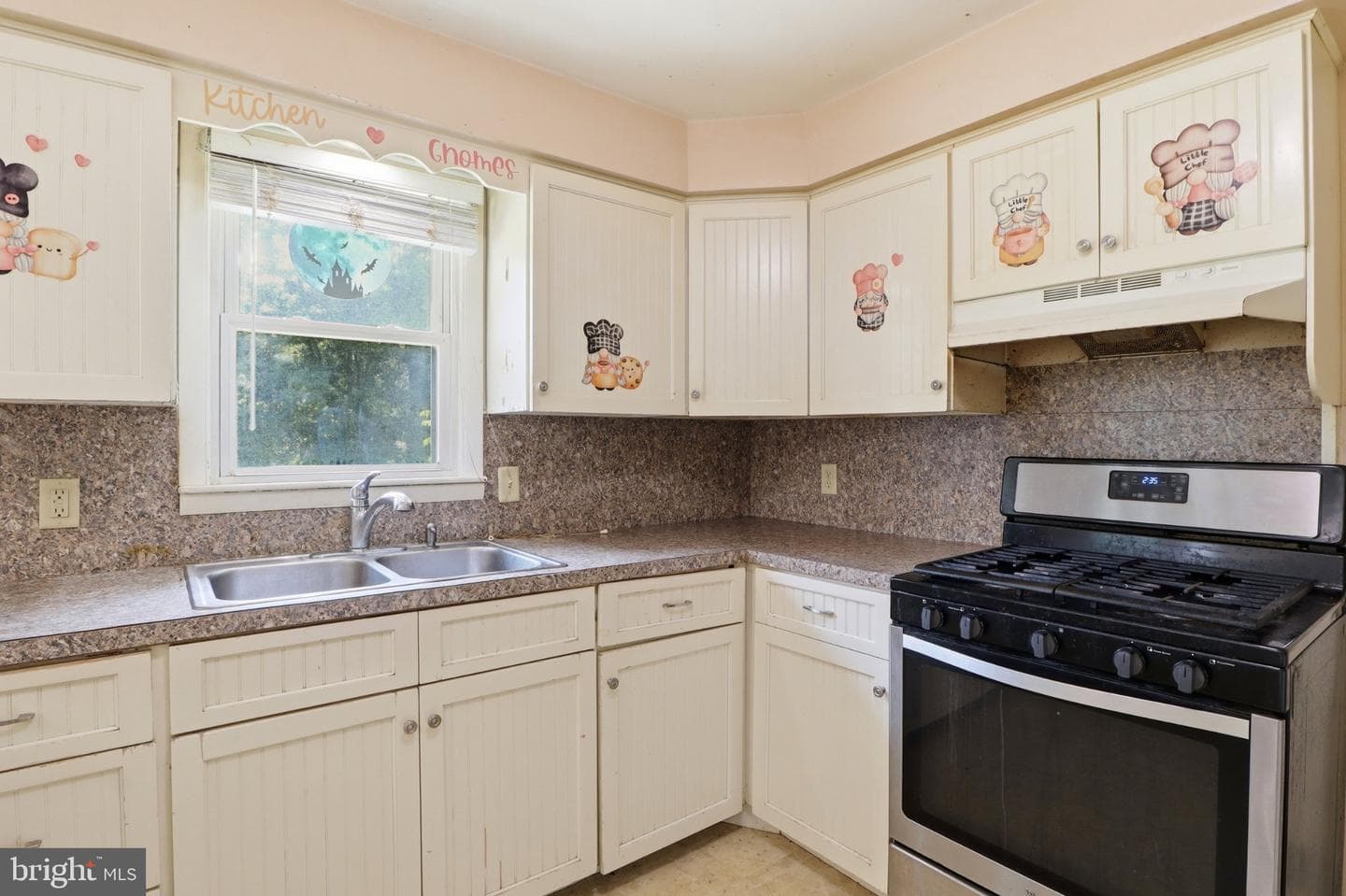 2400 Derry Road photo 15