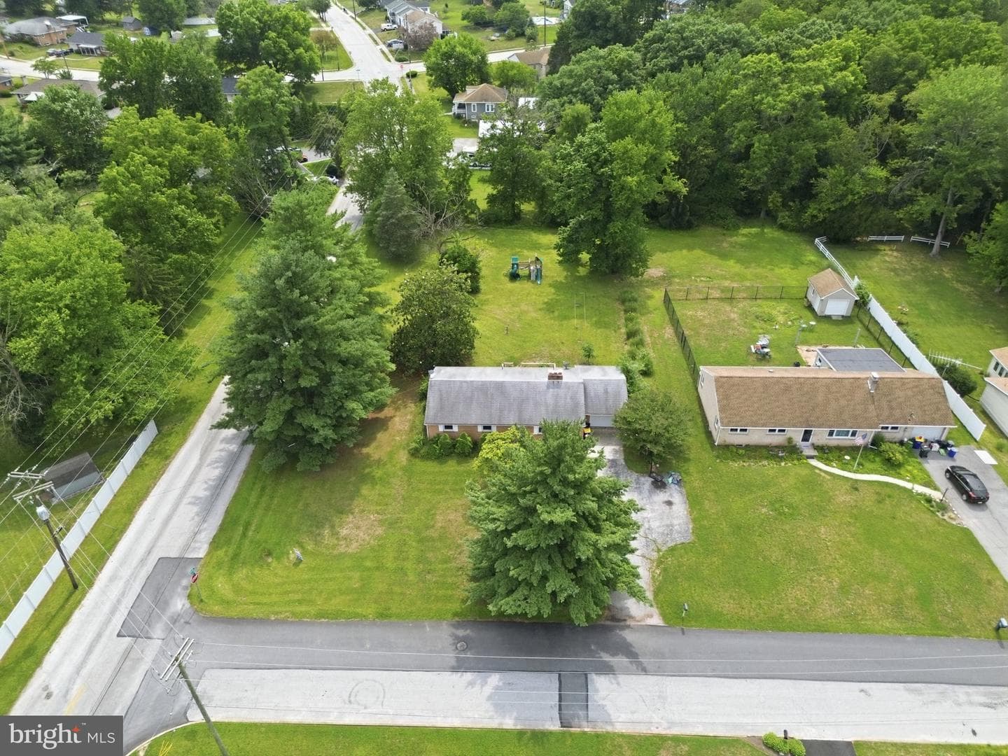 2400 Derry Road photo 43