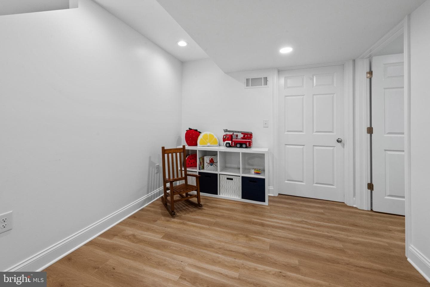 145 Lakeside Drive photo 50