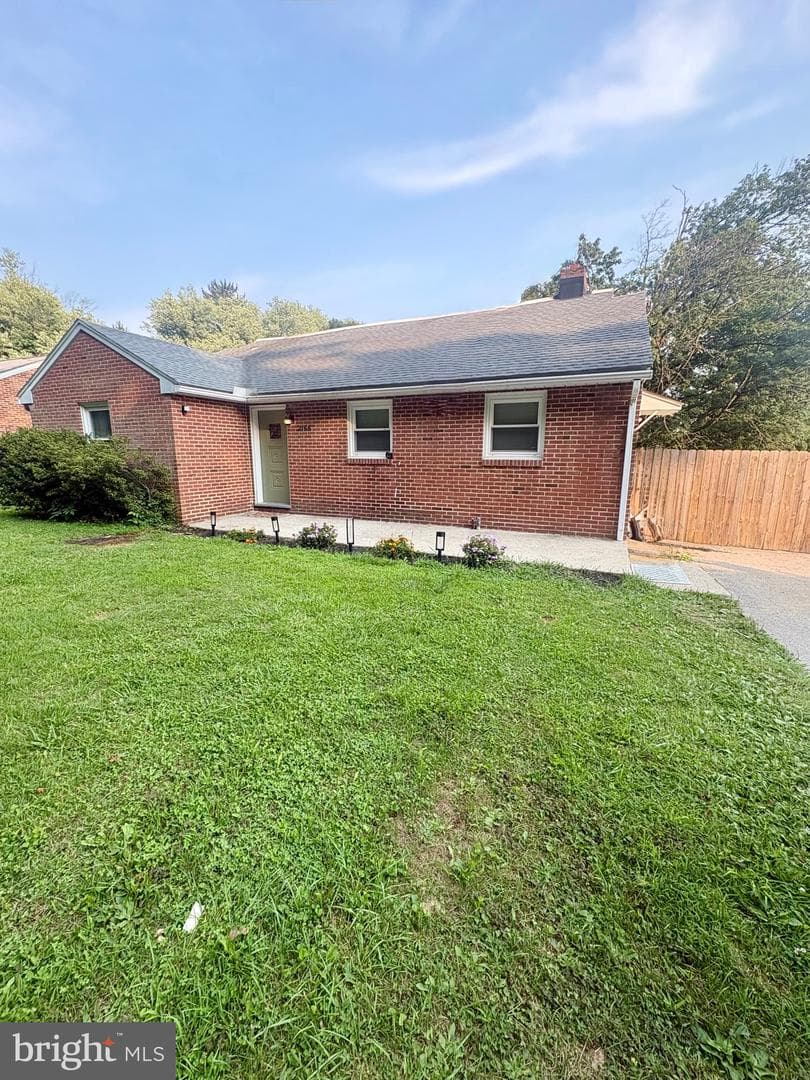 2166 Ridgewood Road photo 3