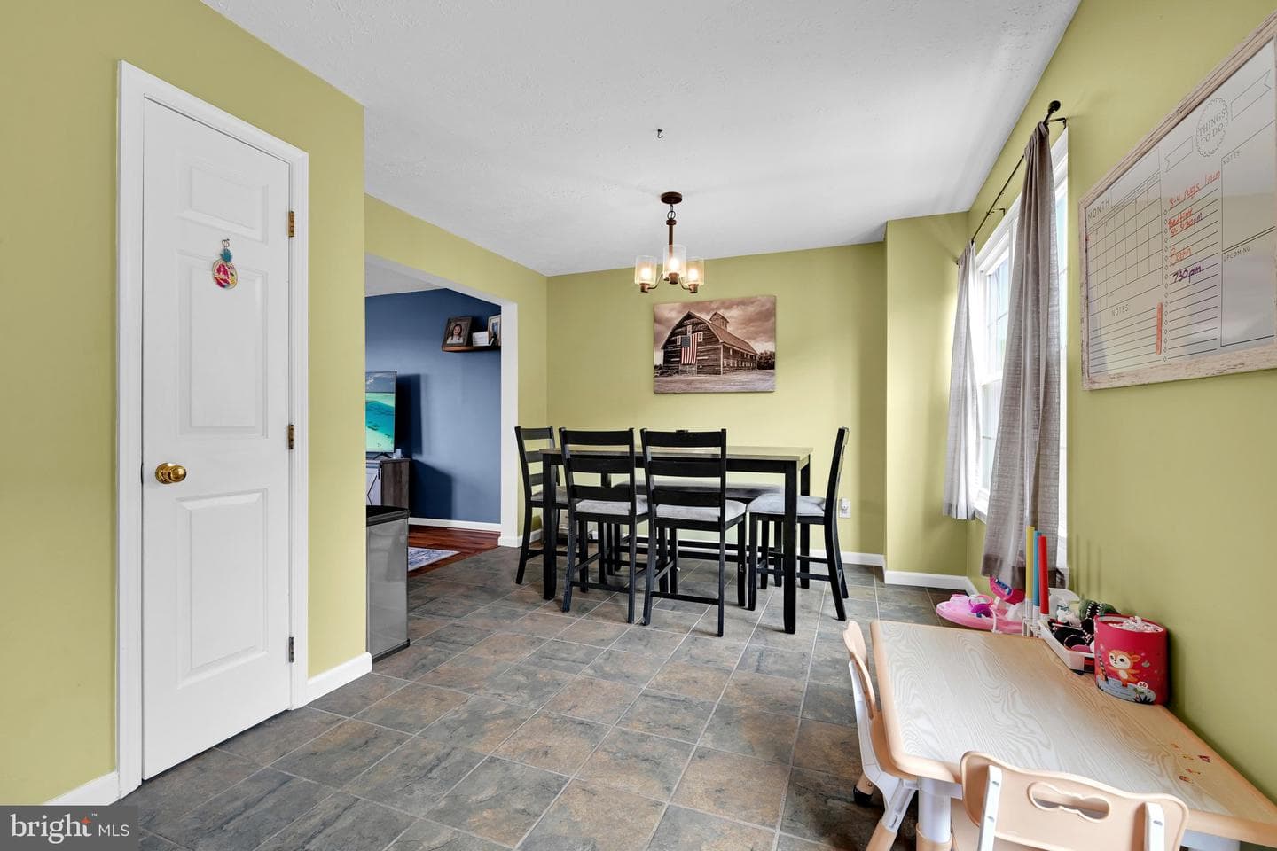 208 Country Ridge Drive photo 10