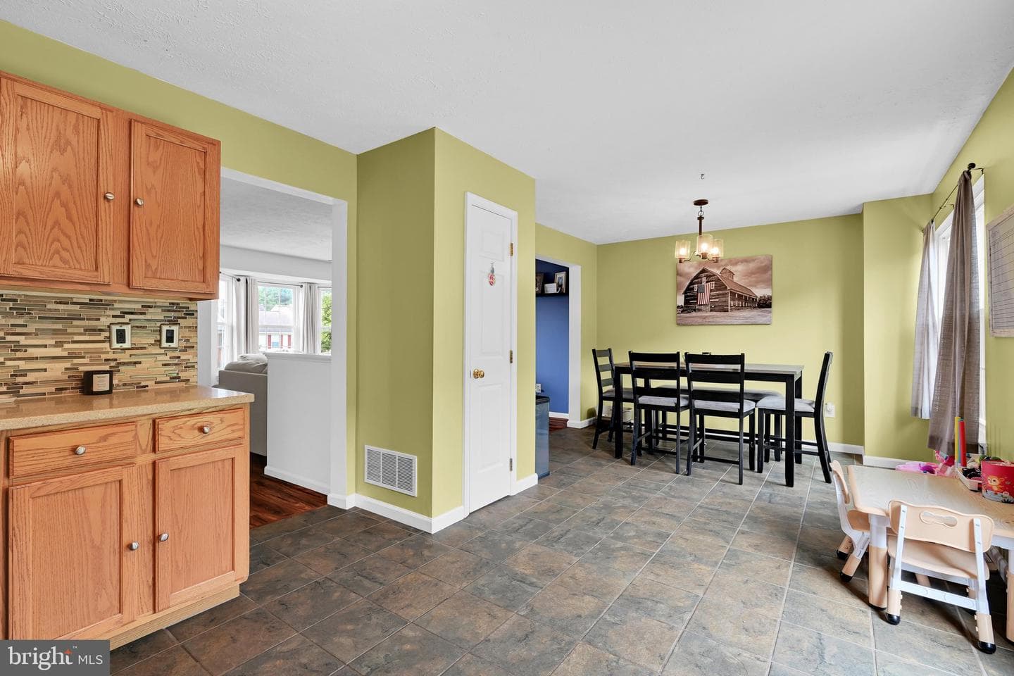 208 Country Ridge Drive photo 14