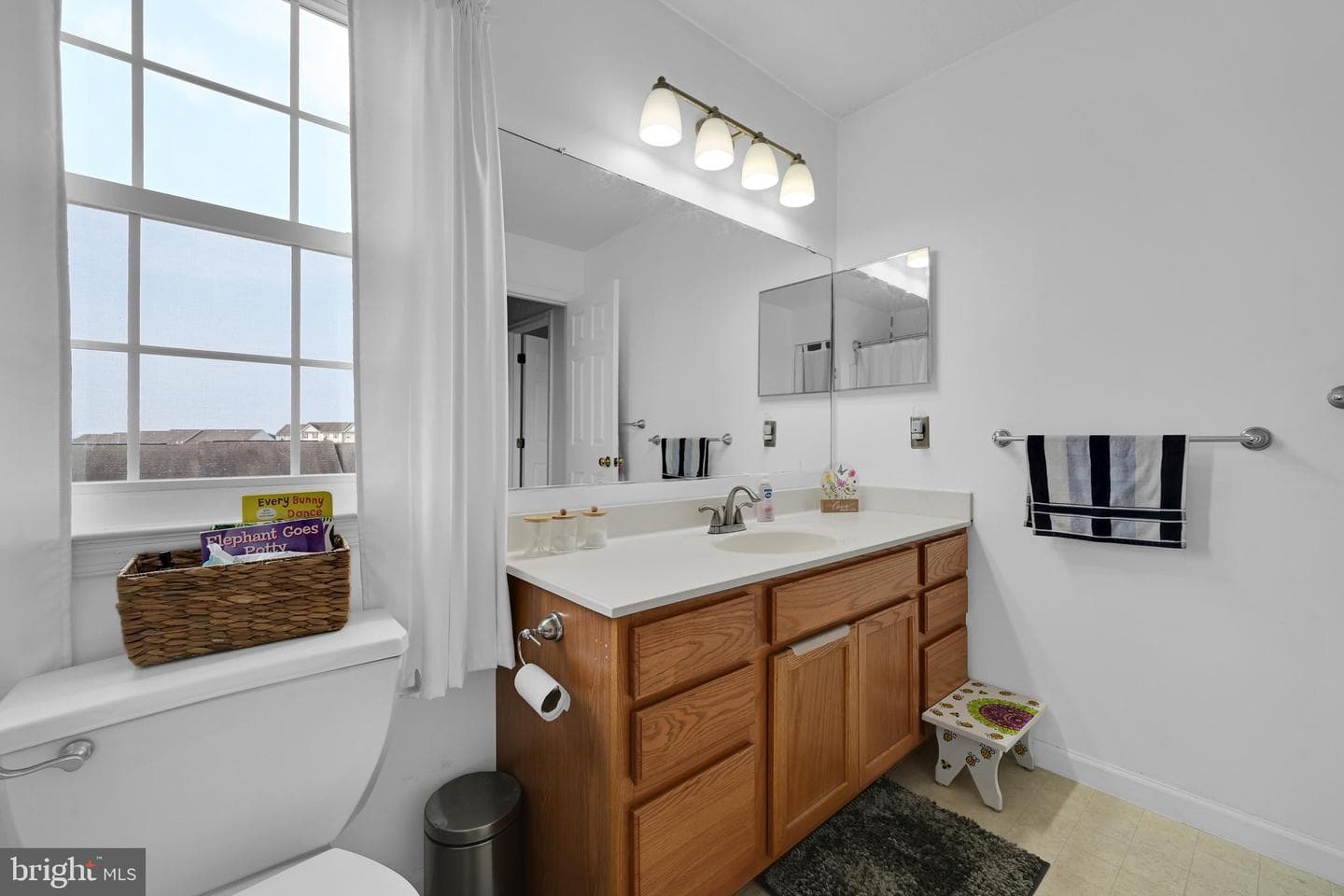 208 Country Ridge Drive photo 18