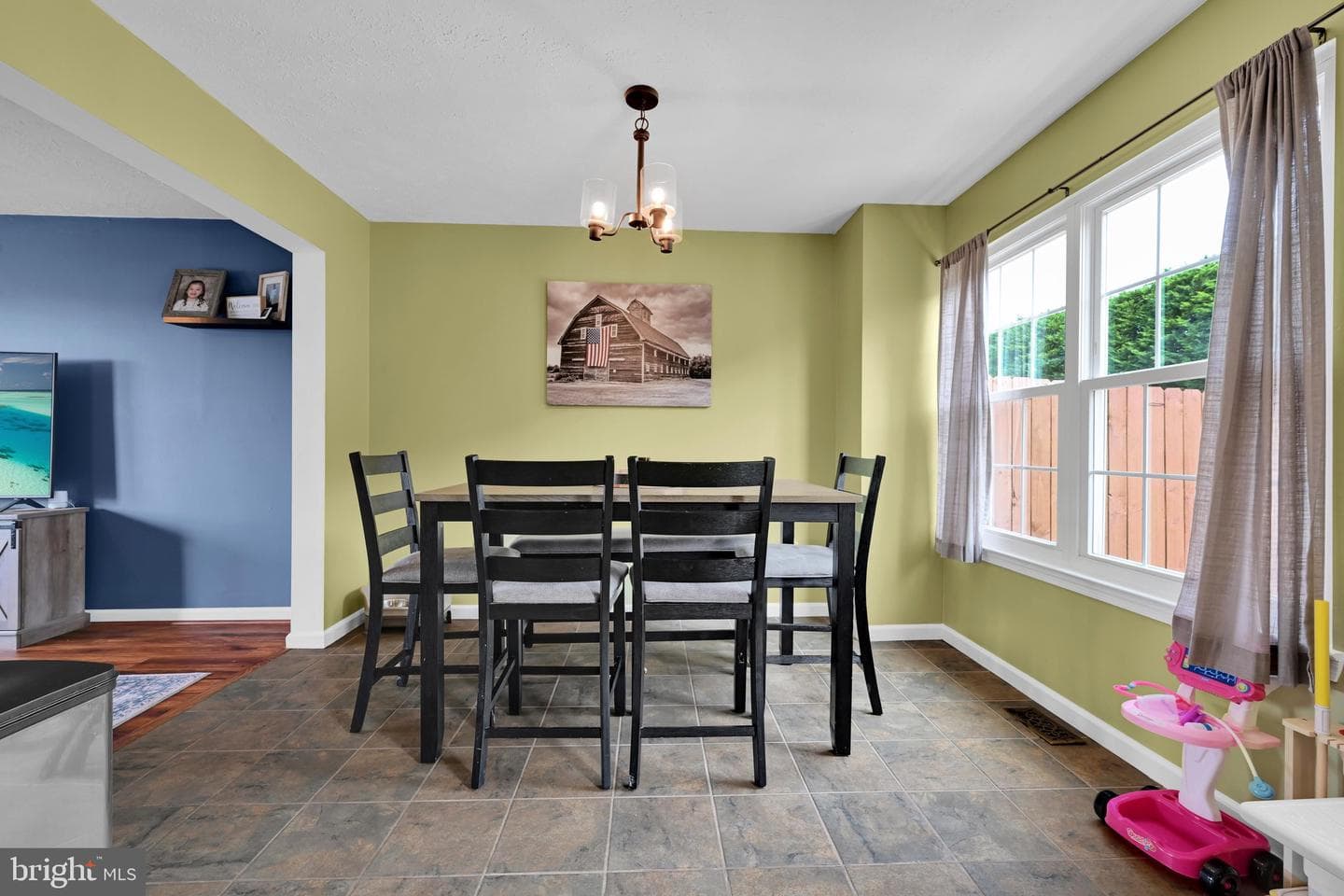 208 Country Ridge Drive photo 9