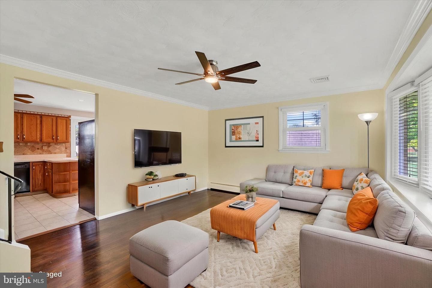 2918 Herrlyn Court photo 4