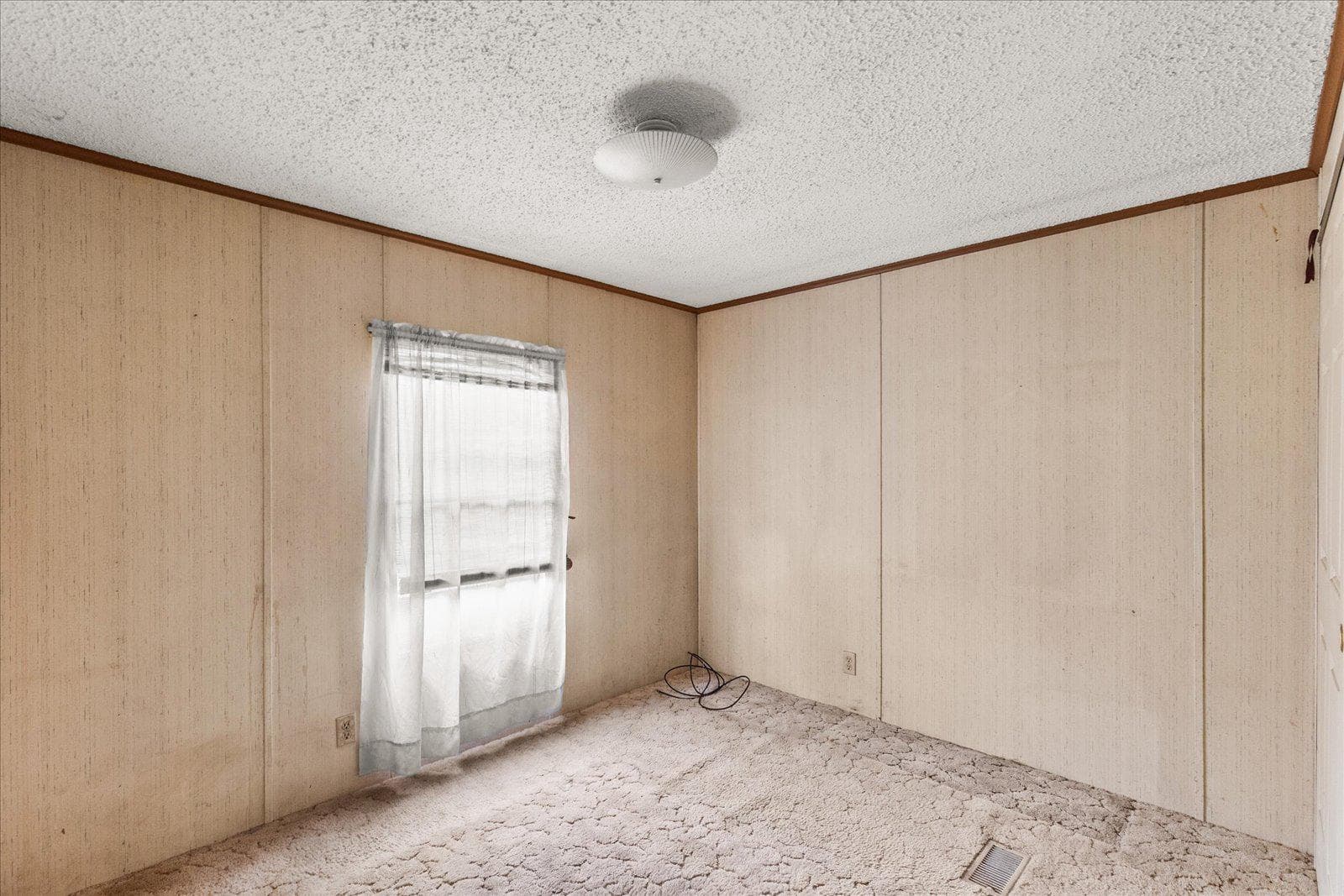 333 Newcomer Road photo 90
