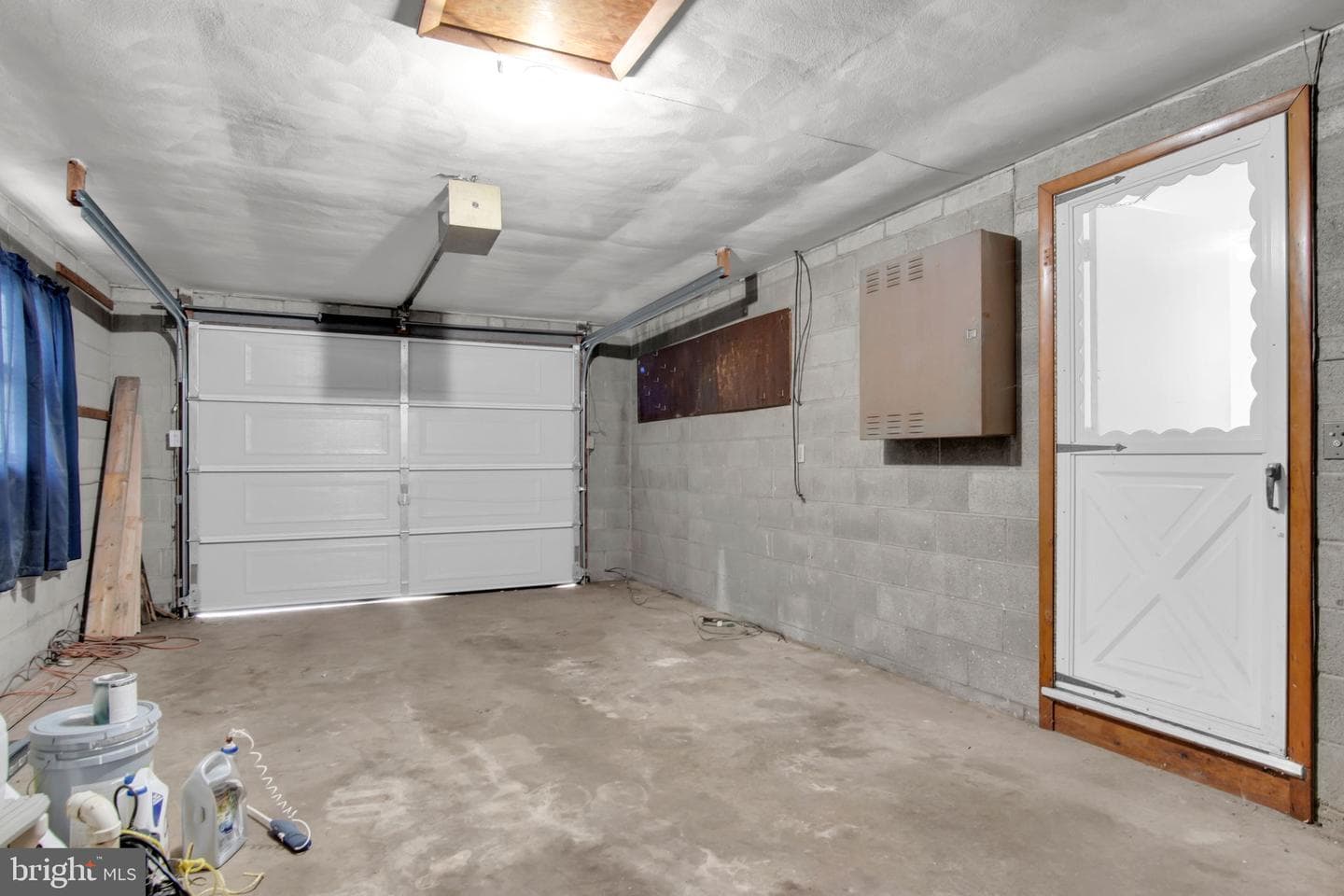 811 Greenbriar Road photo 40