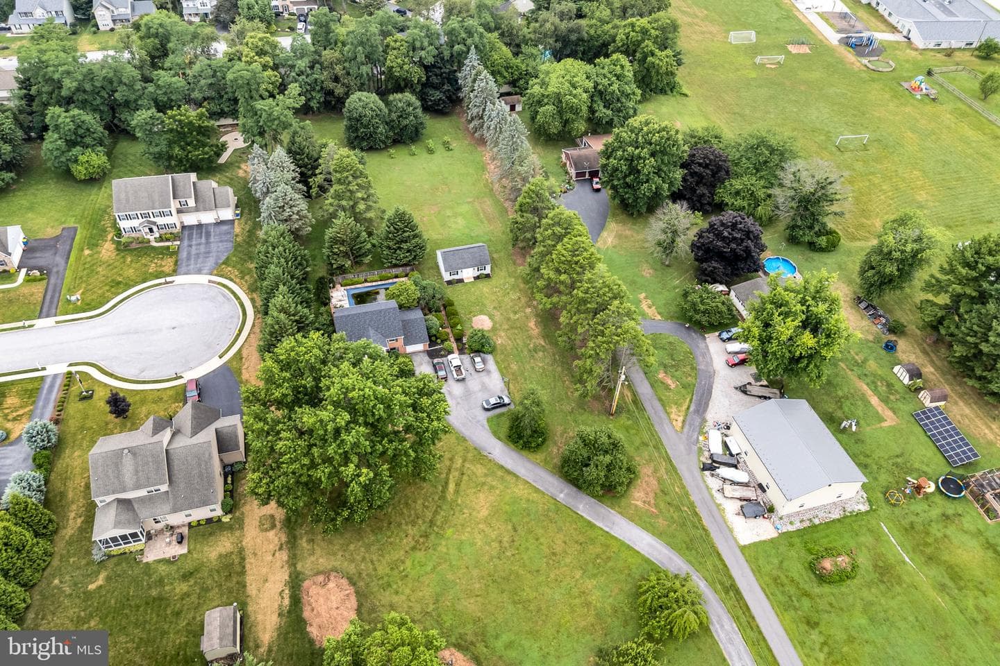 811 Greenbriar Road photo 43