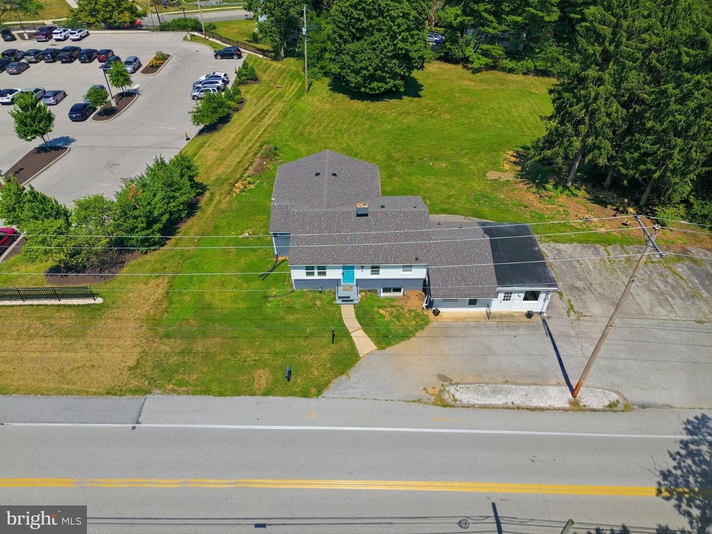 2260 S George Street photo 47