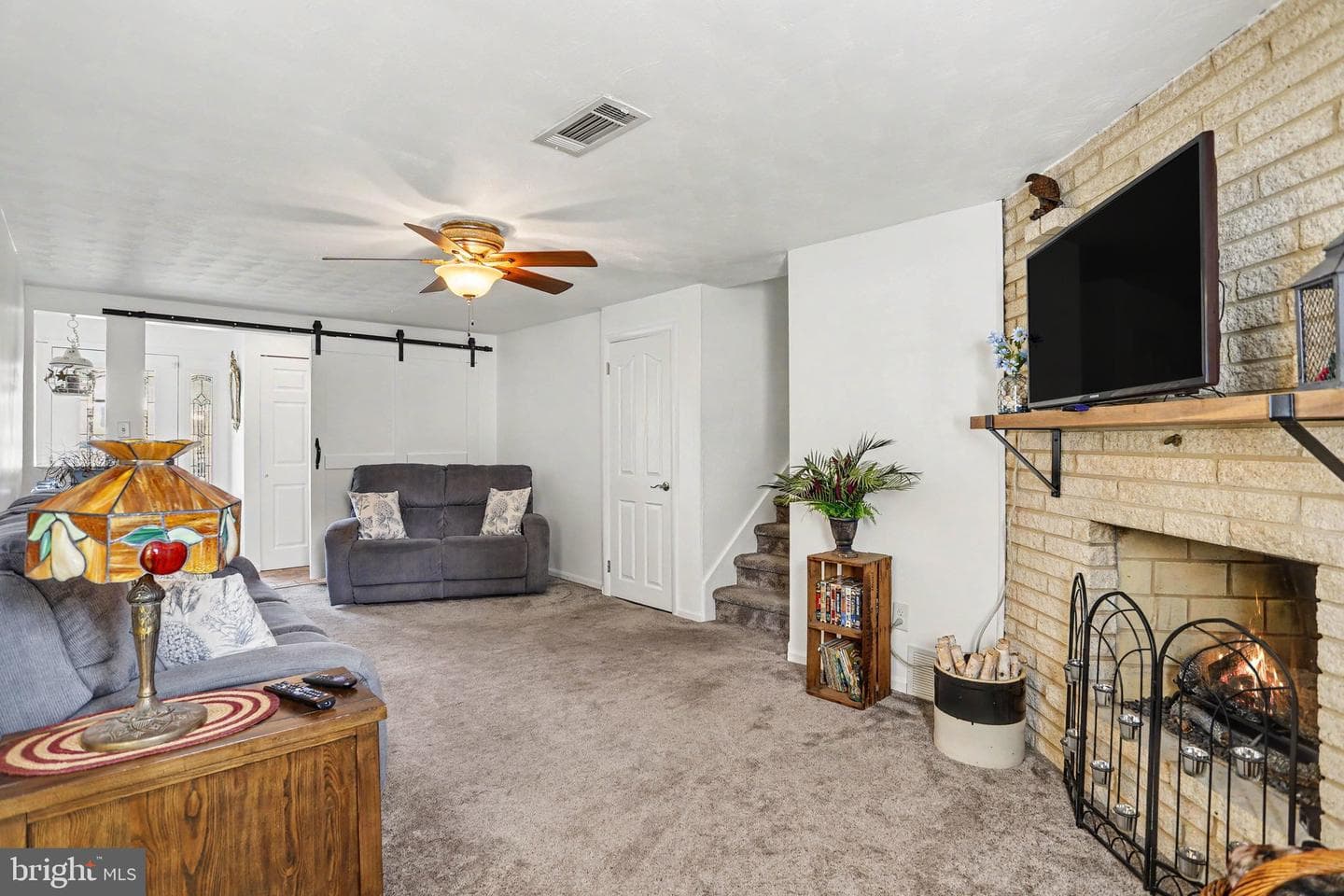 398 Folkstone Way photo 18