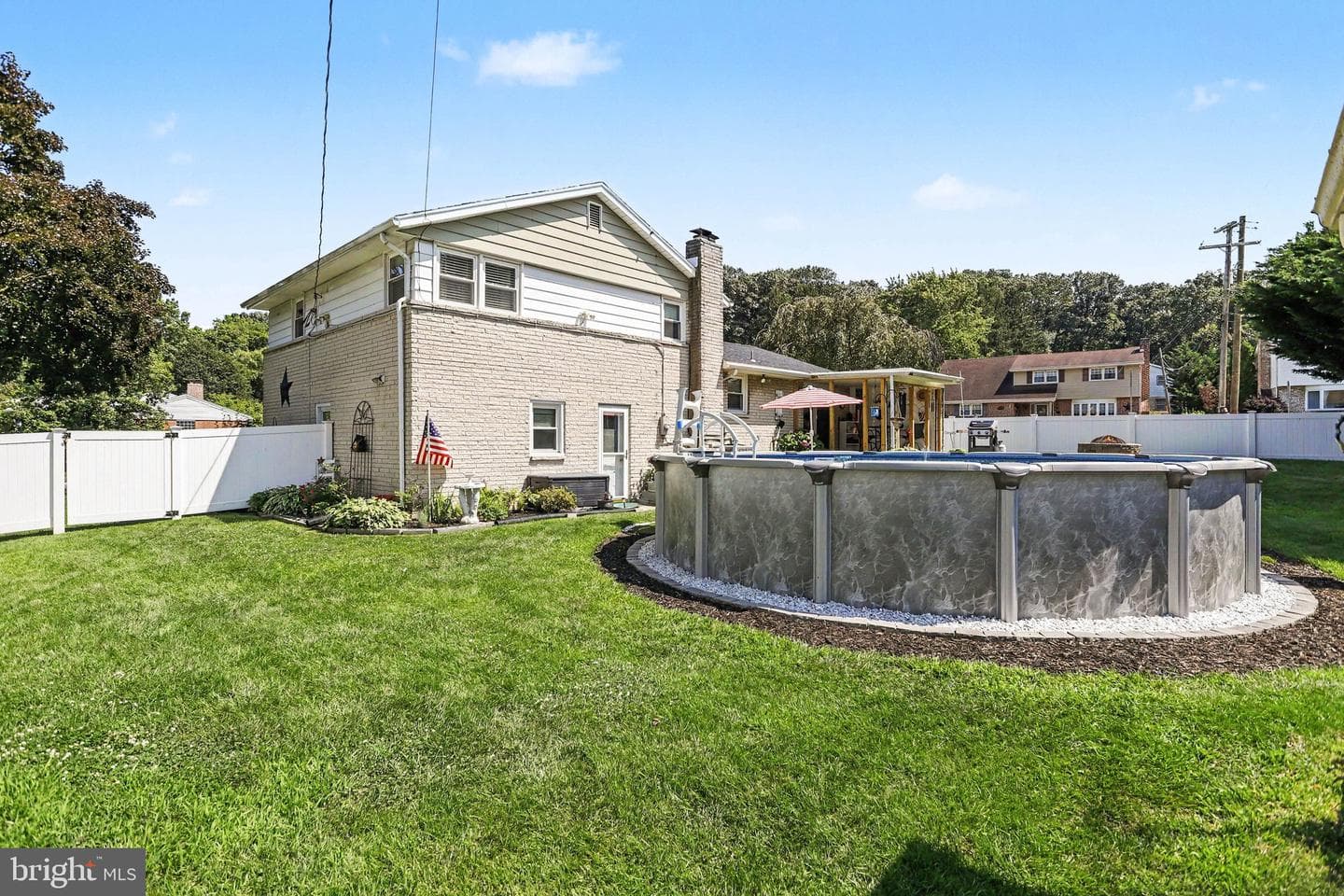 398 Folkstone Way photo 22