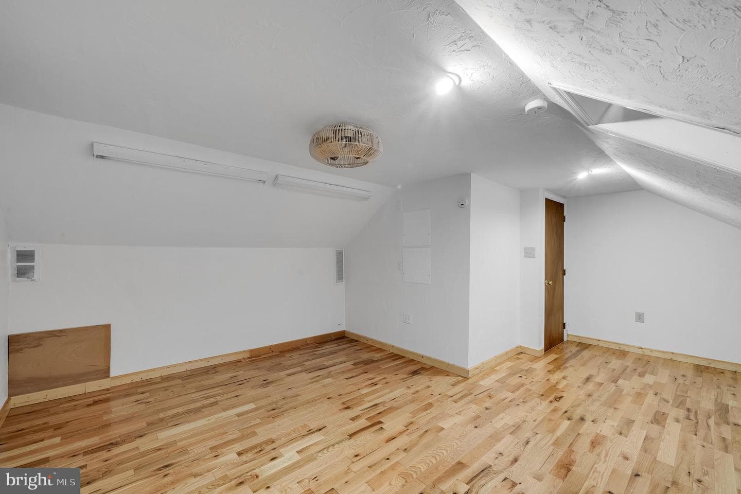 1150 Westminster Avenue photo 21