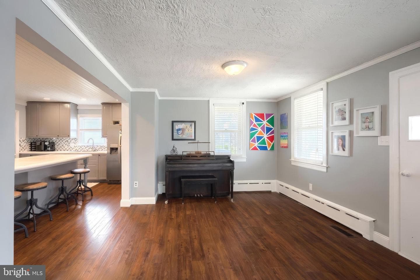 2421 S Queen Street photo 17