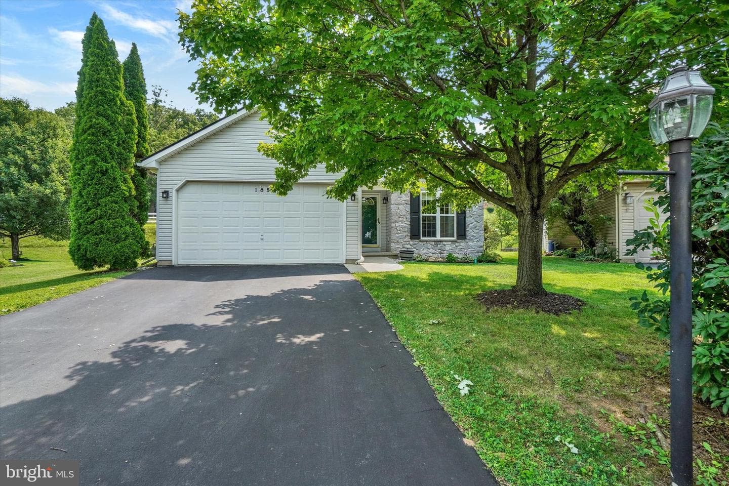 185 Biglar Court photo 29