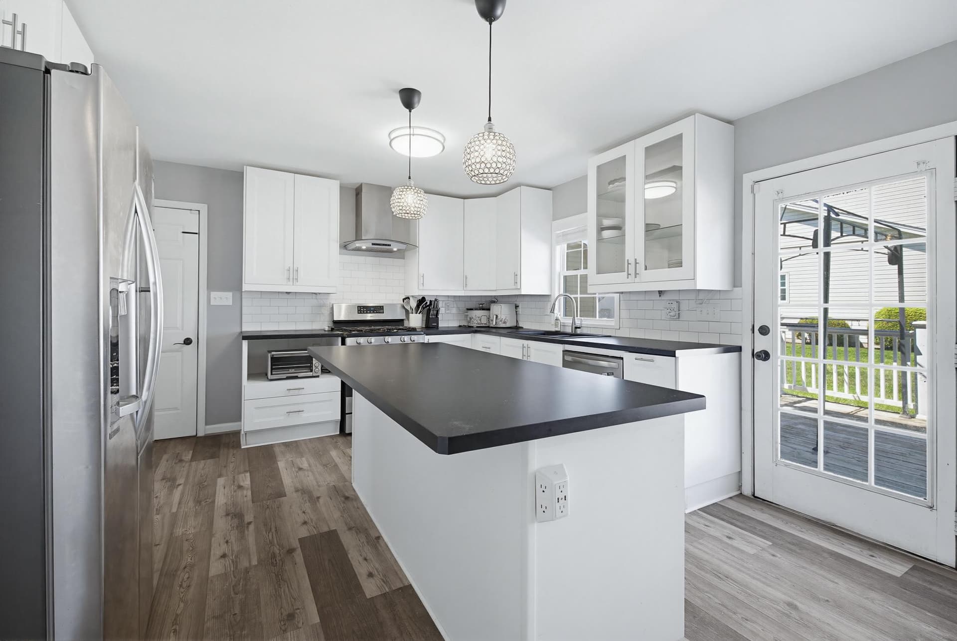 1802 Michelle Drive photo 4