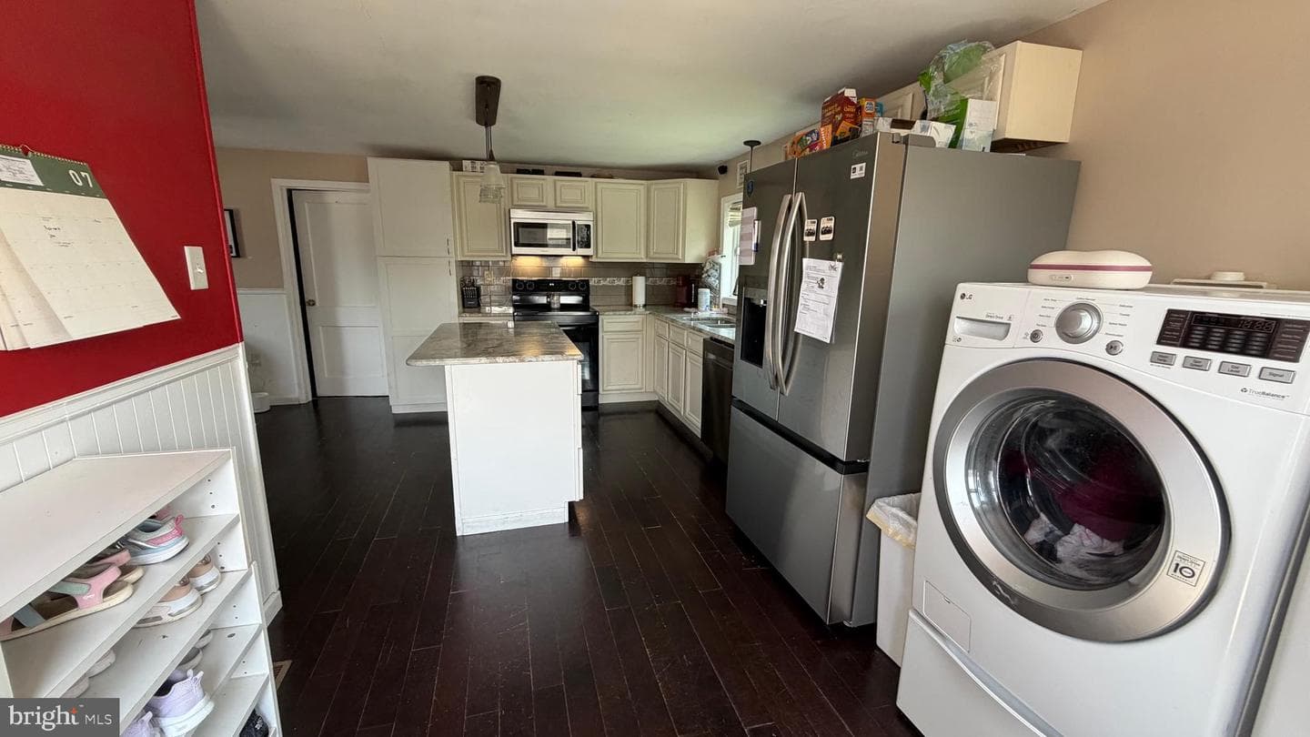 903 York Street photo 13