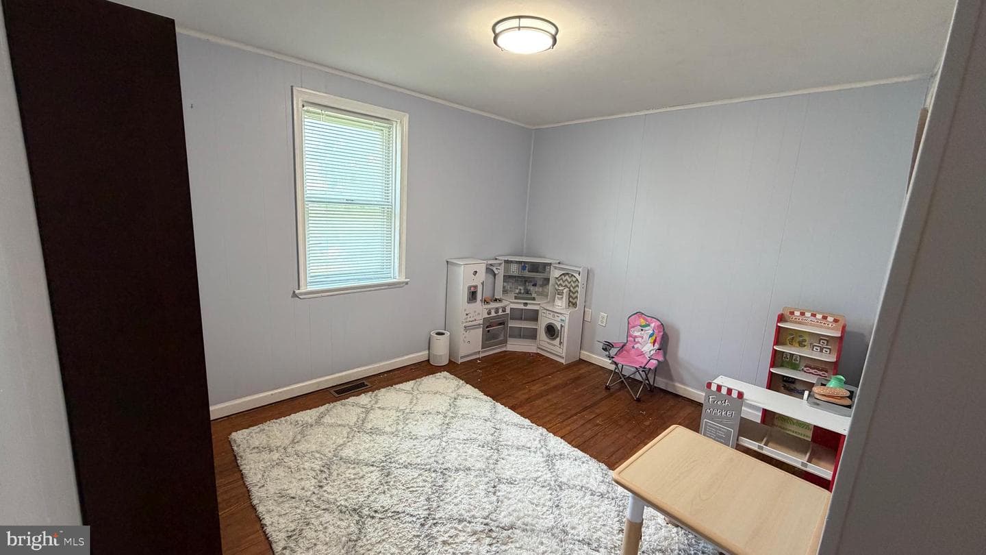 903 York Street photo 24