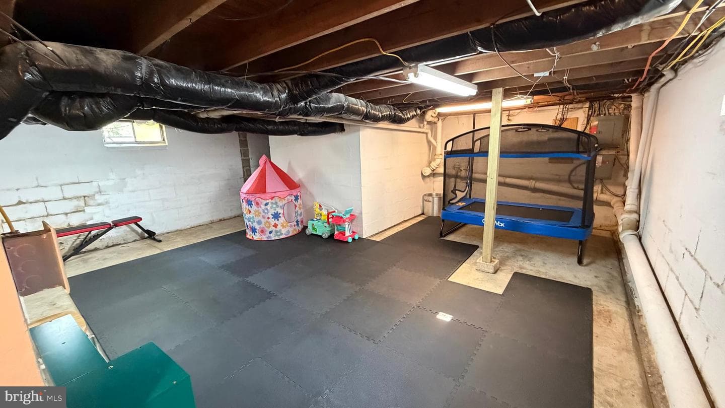 903 York Street photo 34