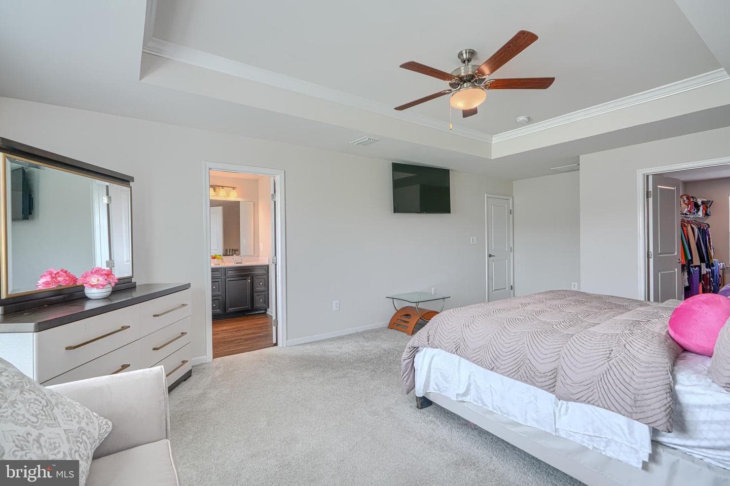 219 Chadsworth Way photo 32