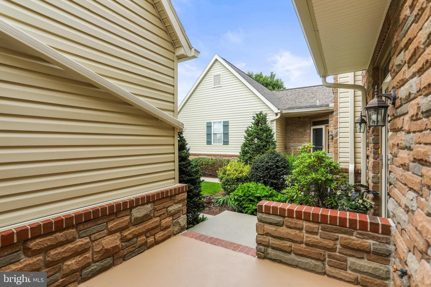 1443 Turnberry Court photo 5