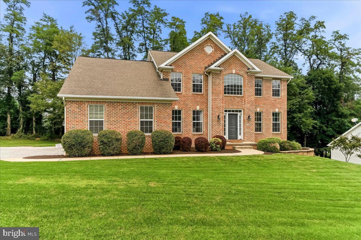 125 Fieldstone Court, York
