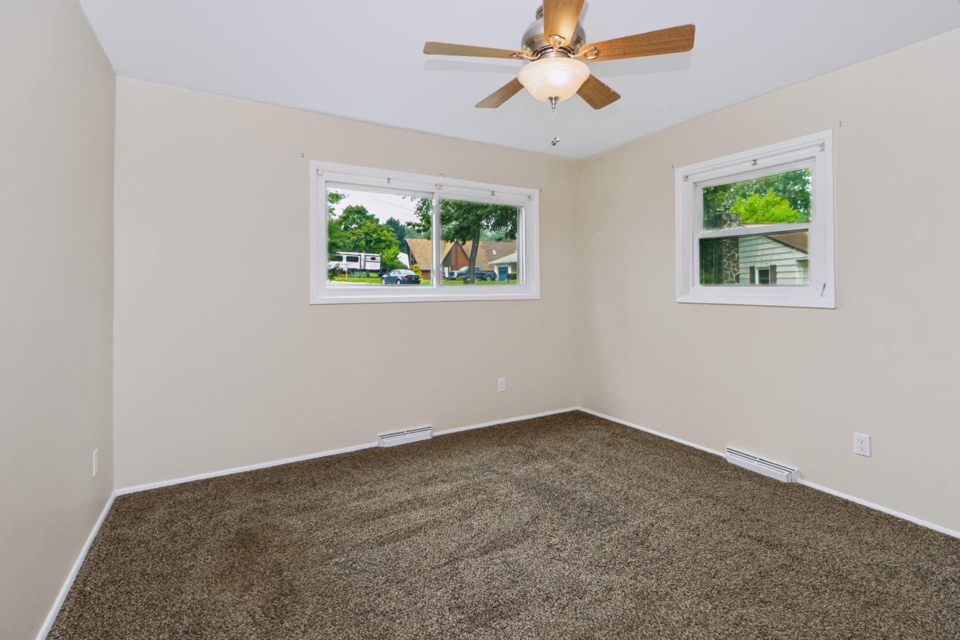 490 Pine Ridge Circle photo 2