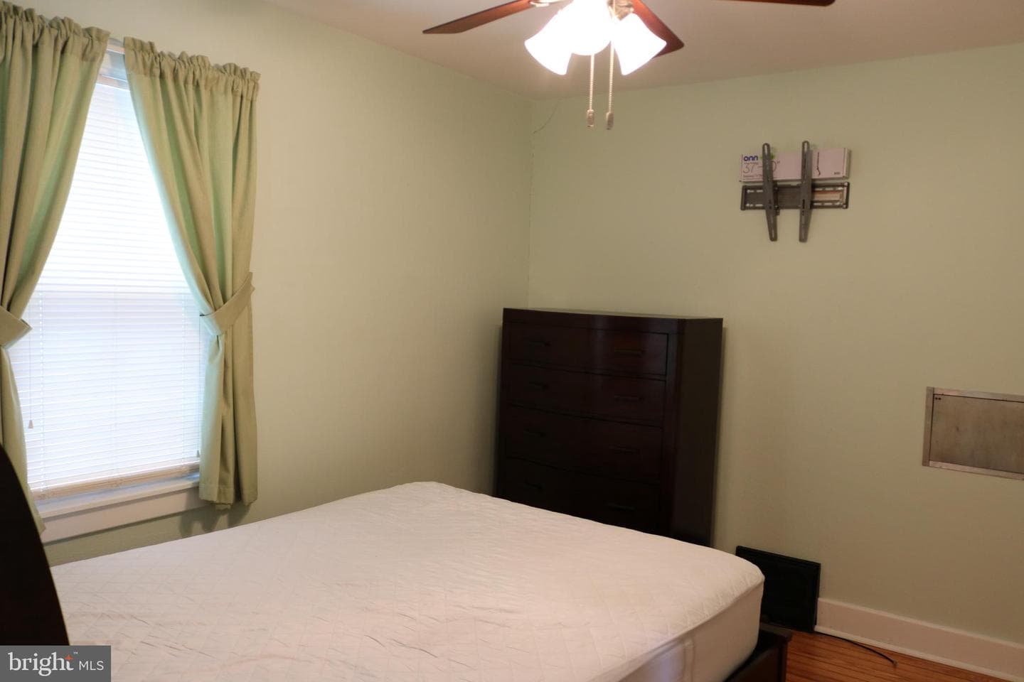 567 N Franklin Street photo 34