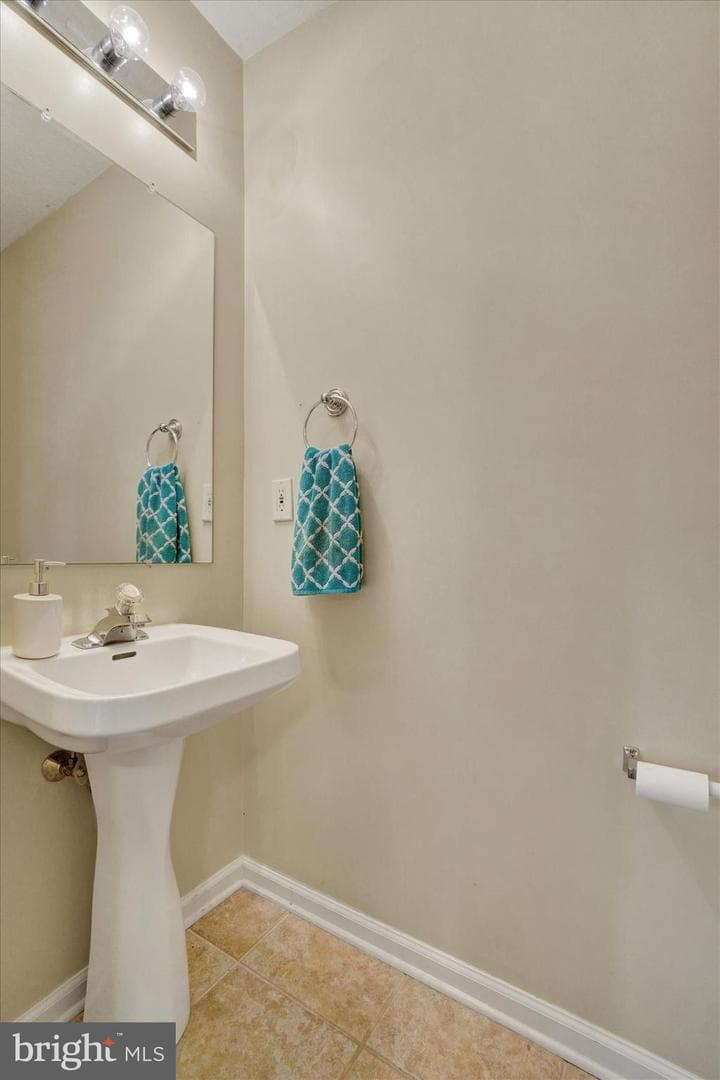 16899 Roosevelt Lane photo 22