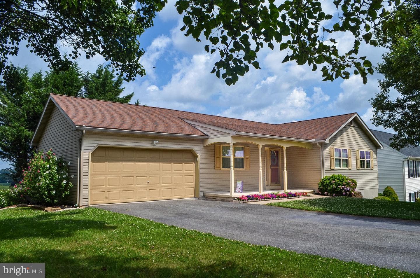 85 Chatham Lane photo 1