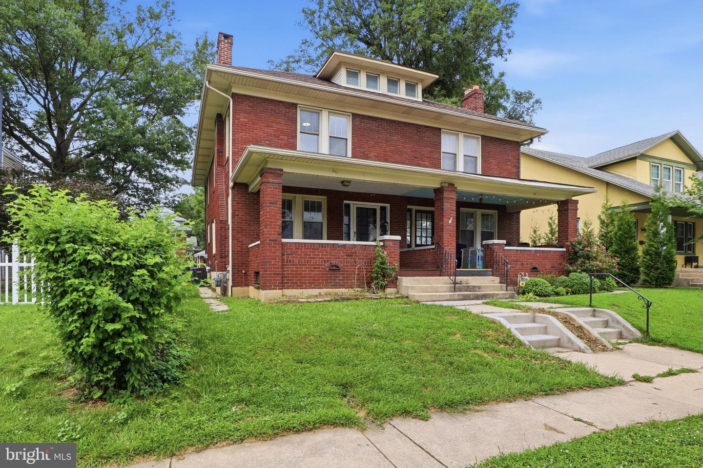 1405 1st Avenue photo 3