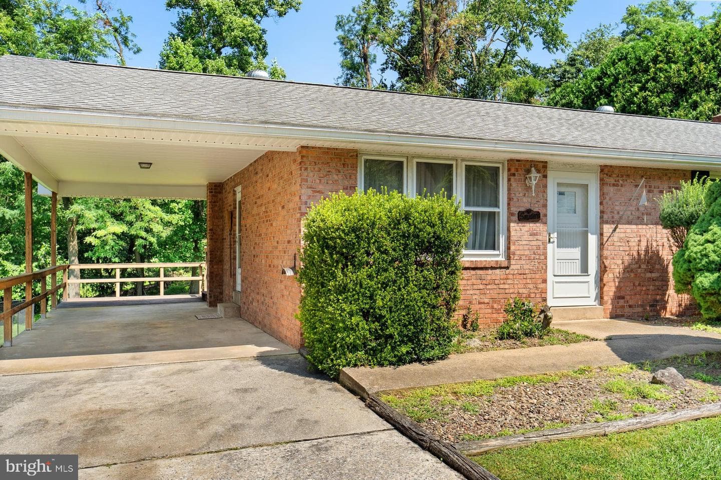 222 Oak Knoll Road photo 5