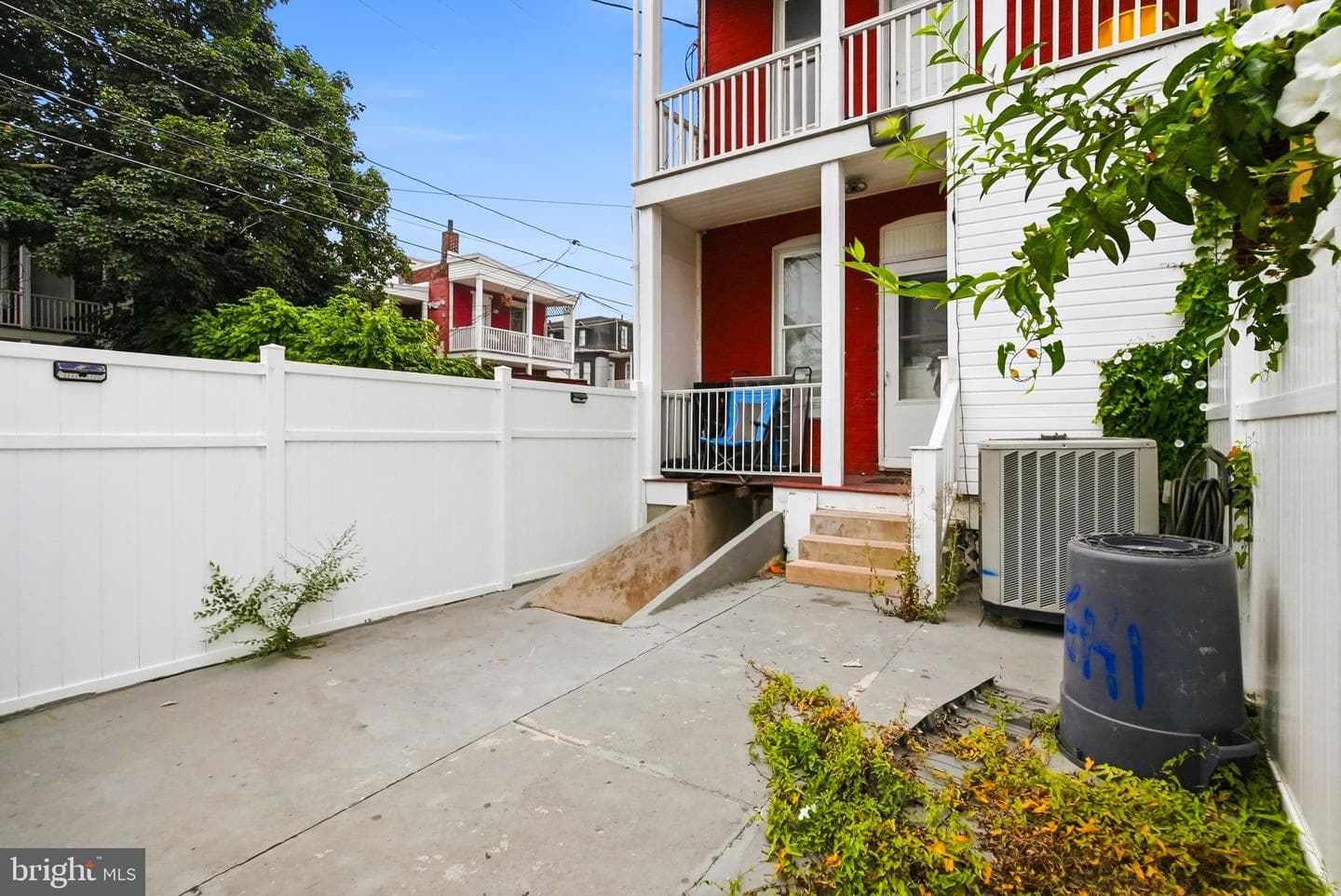 143 S Belvidere Avenue photo 48