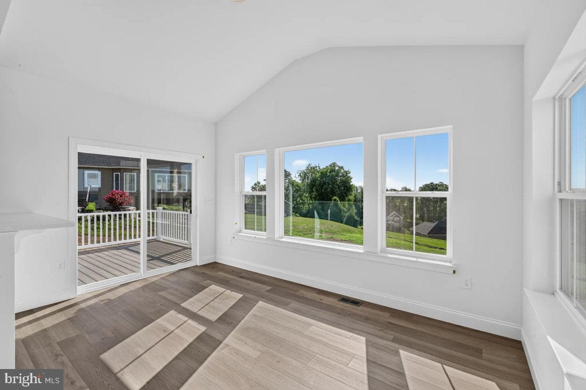321 Greenwood Road photo 17