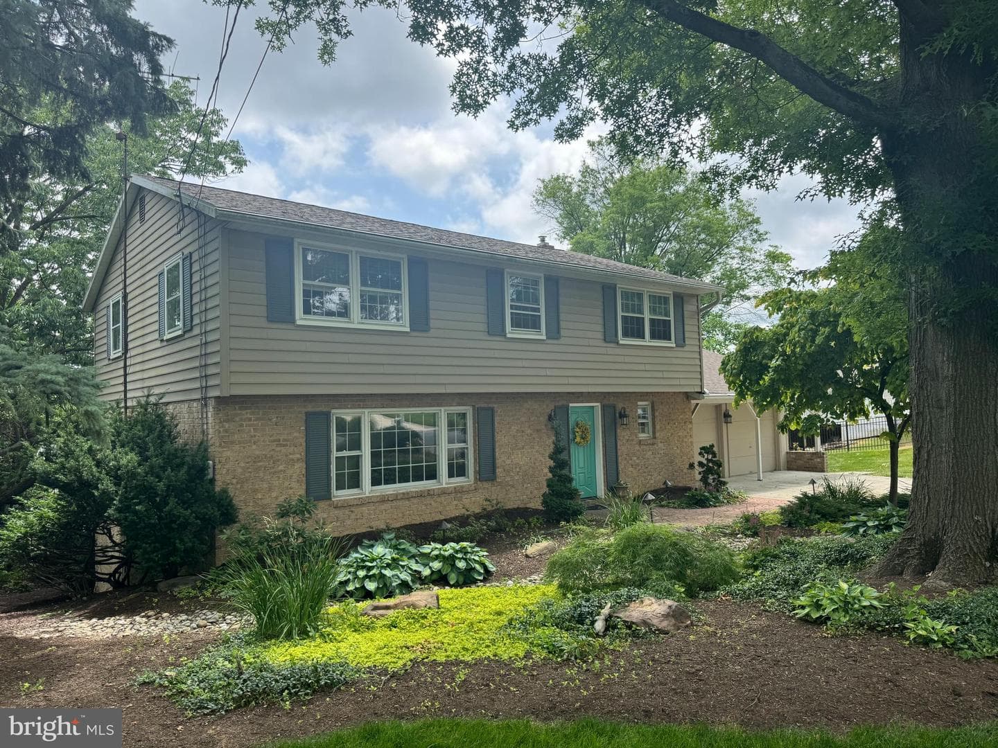 2031 Hollywood Parkway photo 1