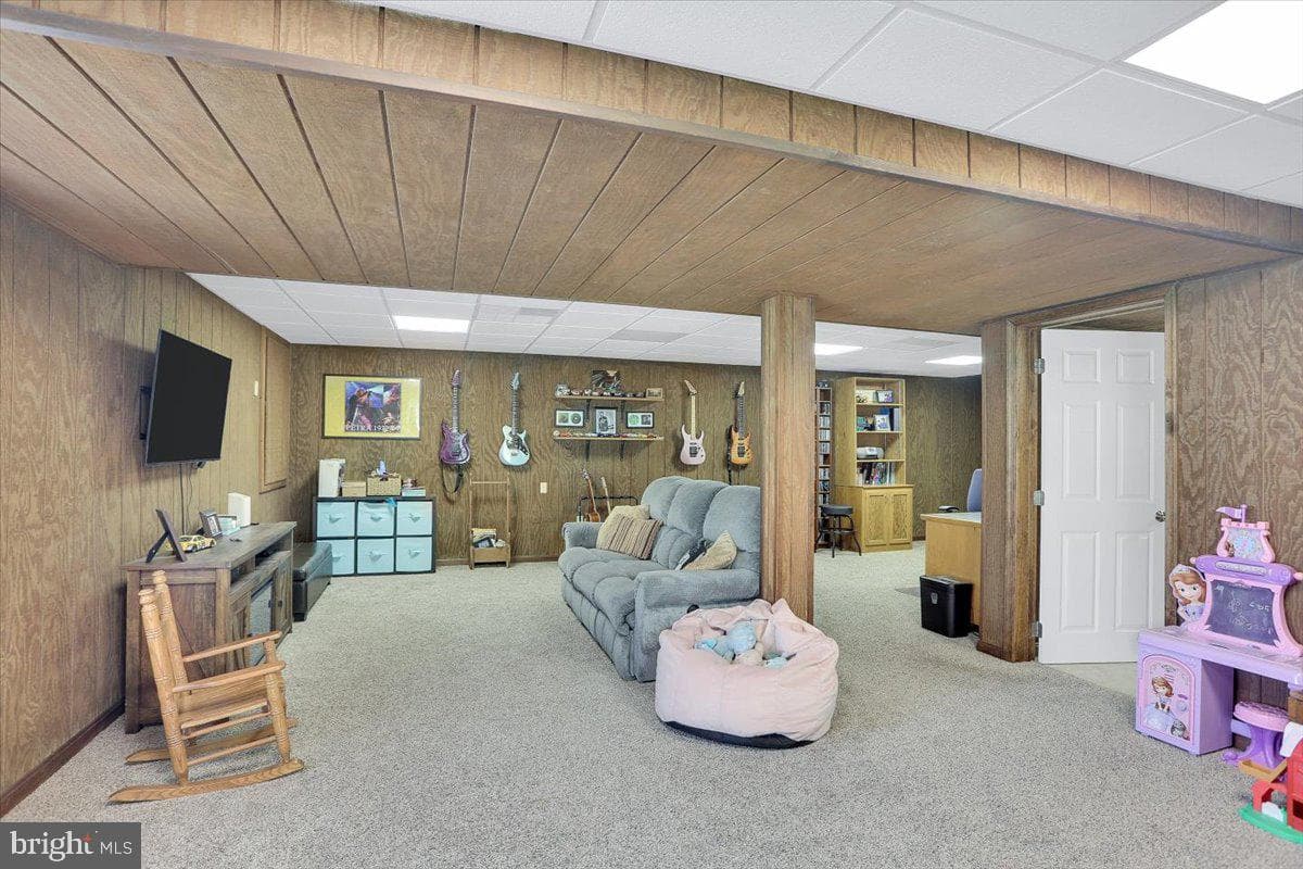 643 Elliott Drive photo 35