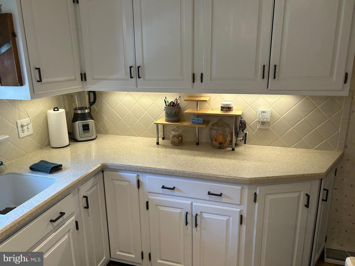 502 Bowman Avenue photo 12