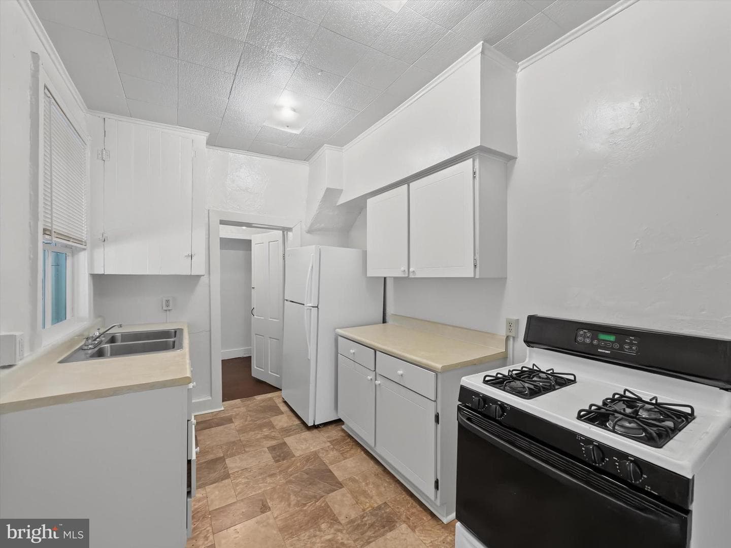 131 E Maple Street photo 11