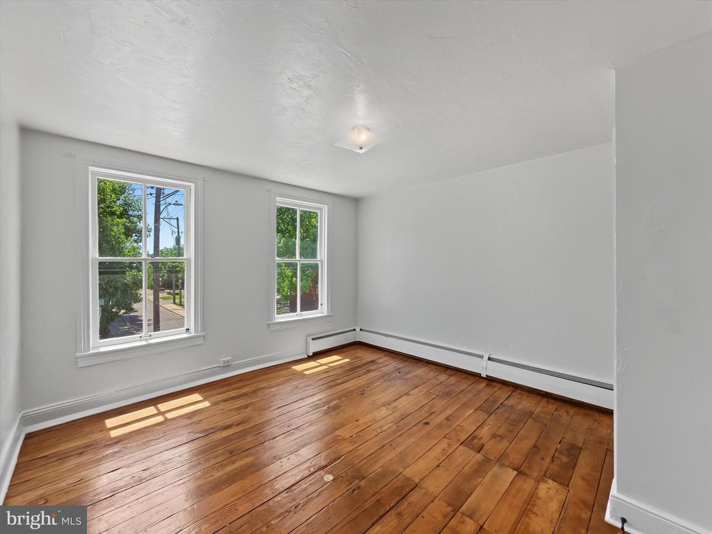 131 E Maple Street photo 20