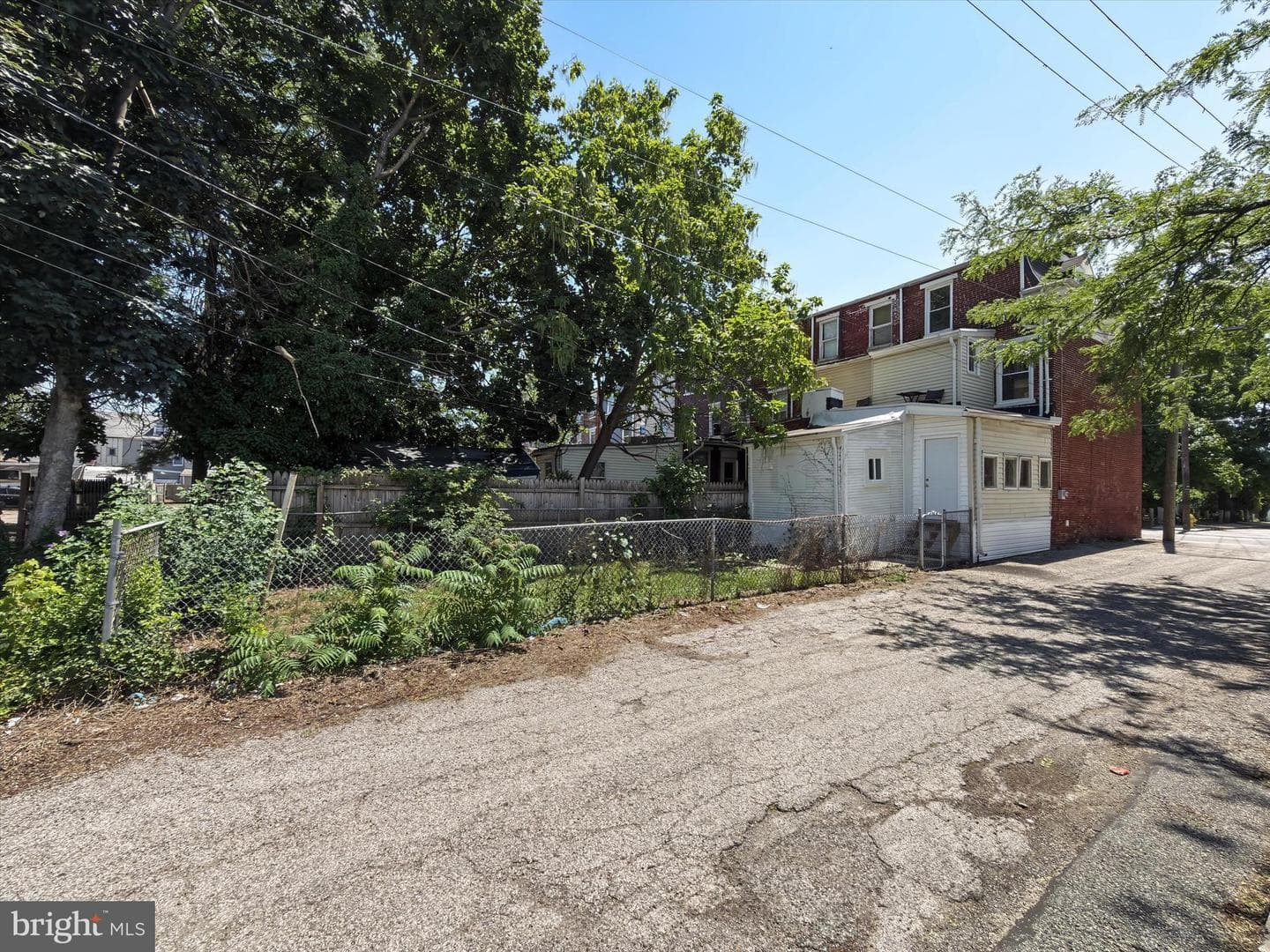 131 E Maple Street photo 24