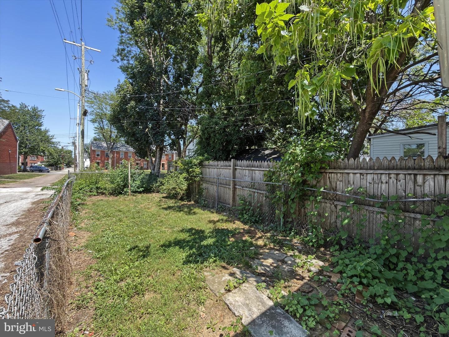 131 E Maple Street photo 26