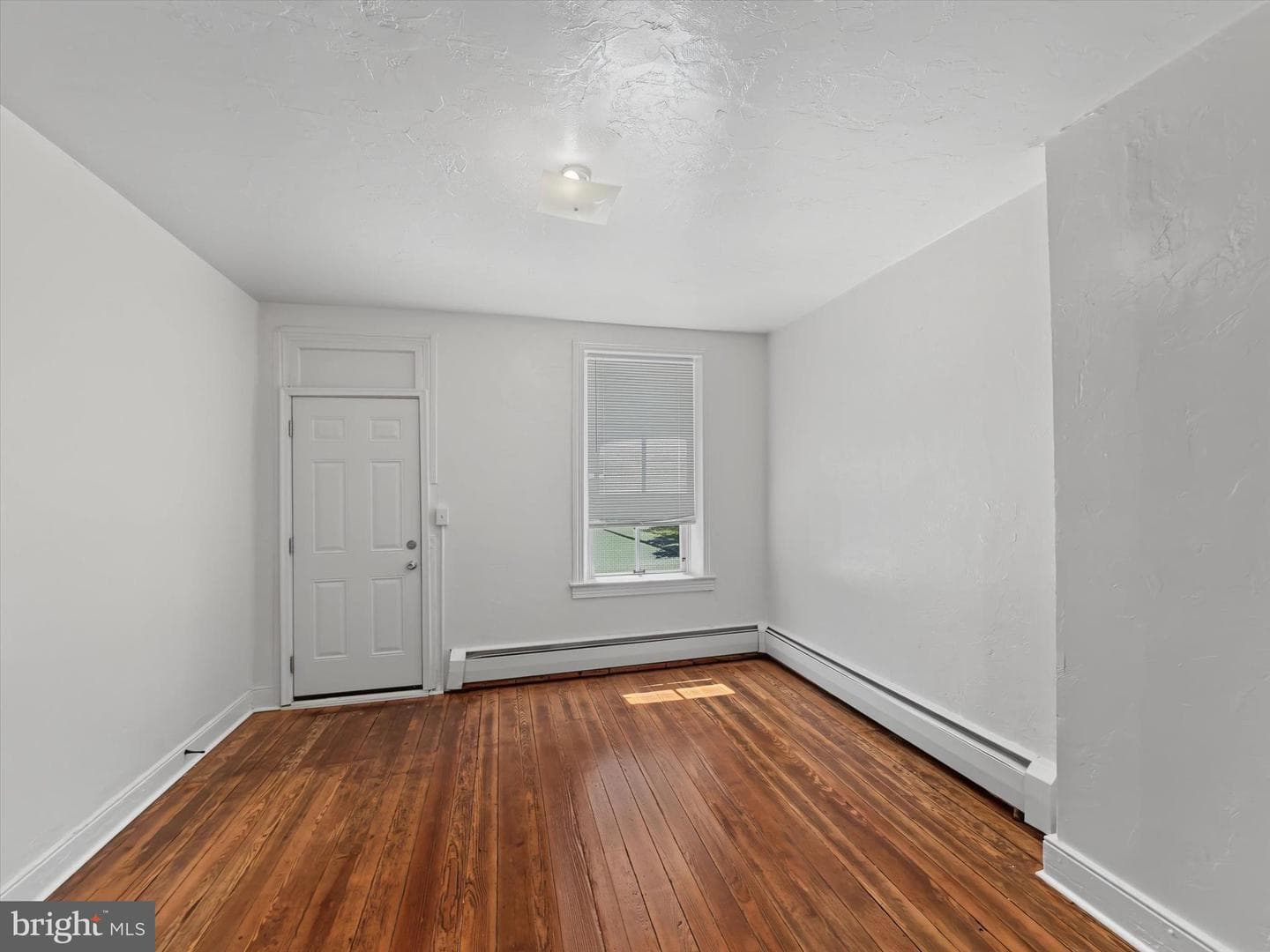 131 E Maple Street photo 4