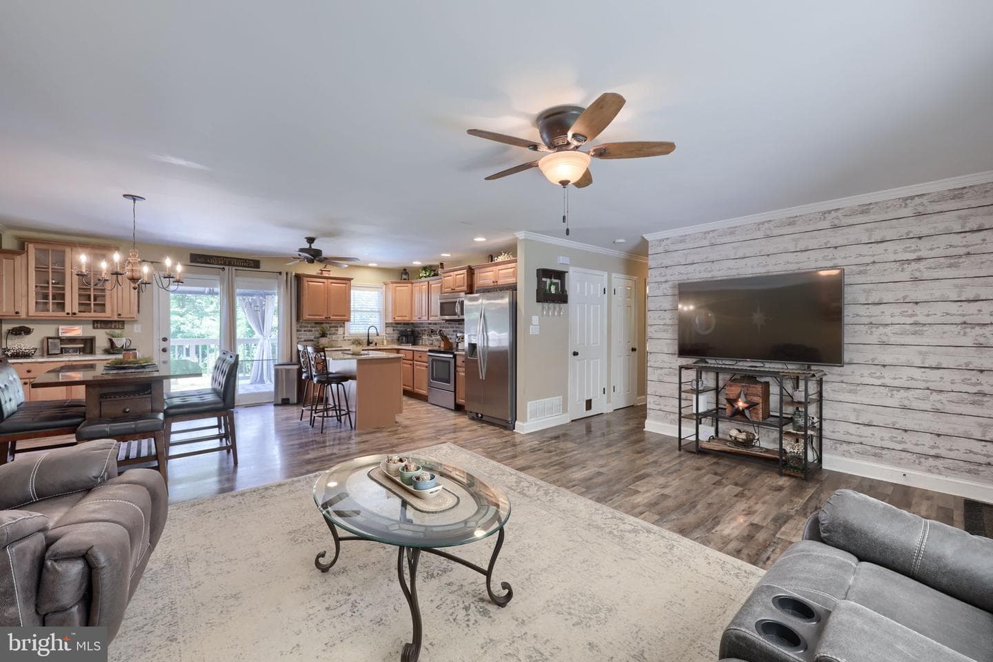 888 Country Lane photo 10
