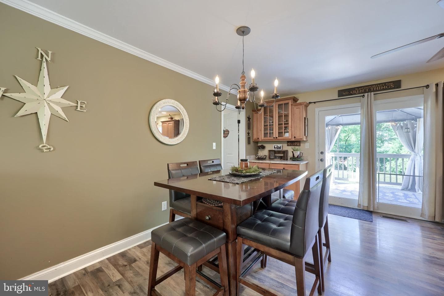888 Country Lane photo 11