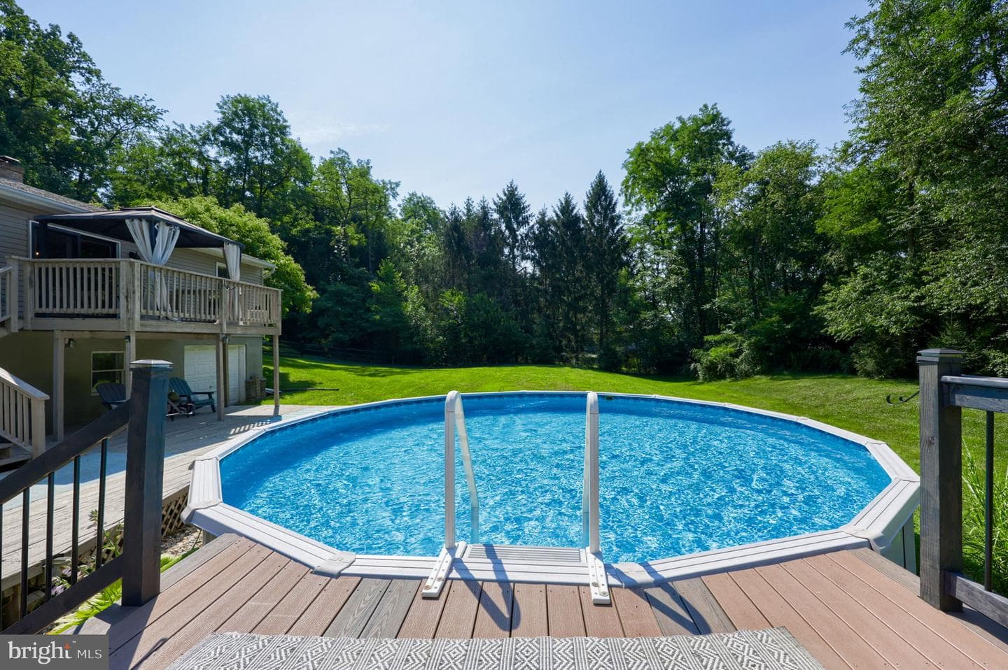 888 Country Lane photo 3