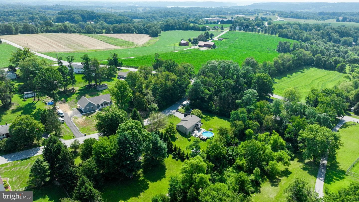 888 Country Lane photo 45