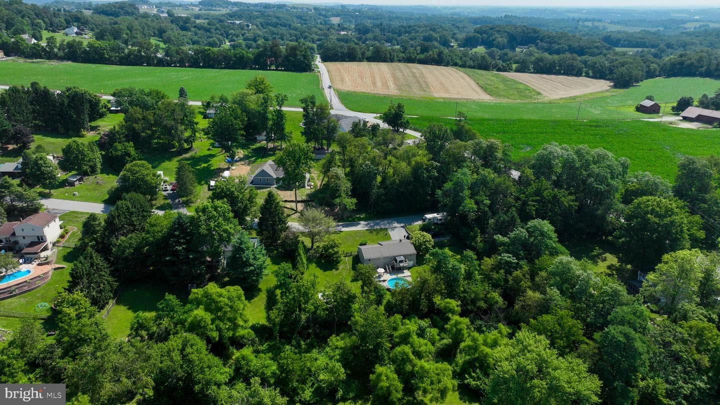 888 Country Lane photo 46