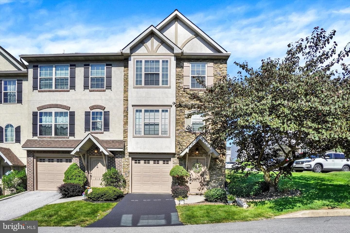 500 Bridle Path Lane photo 3