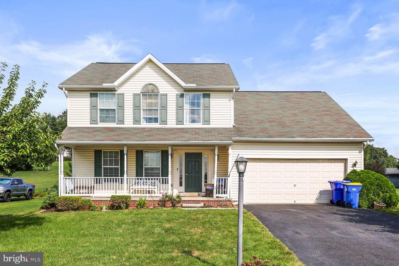 222 Runningboard Road photo 1