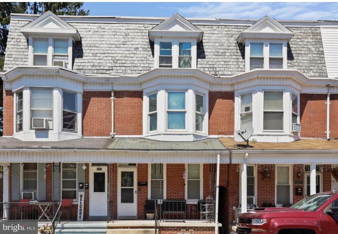 1221 W Poplar Street, York