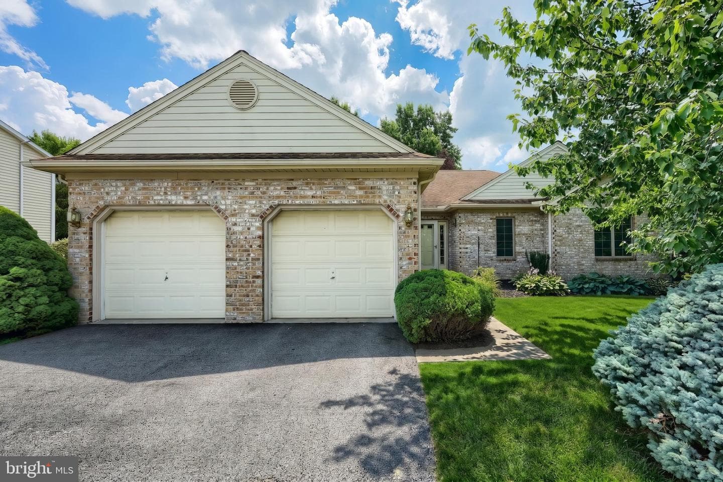 2874 Sparrow Drive photo 1